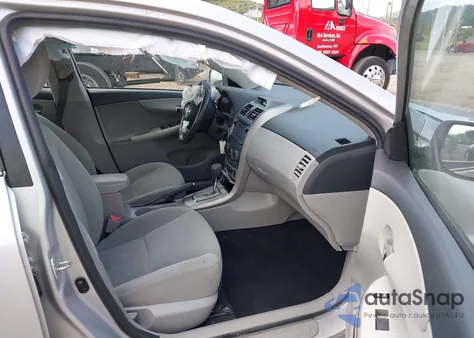 2013 Toyota Corolla Le z USA, uszkodzony, nr VIN 2T1BU4EE2DC036647